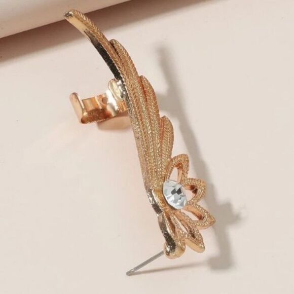 GOLD DIAMOND FLOWER EAR CRAWLER CUFF - Picture 3 of 3